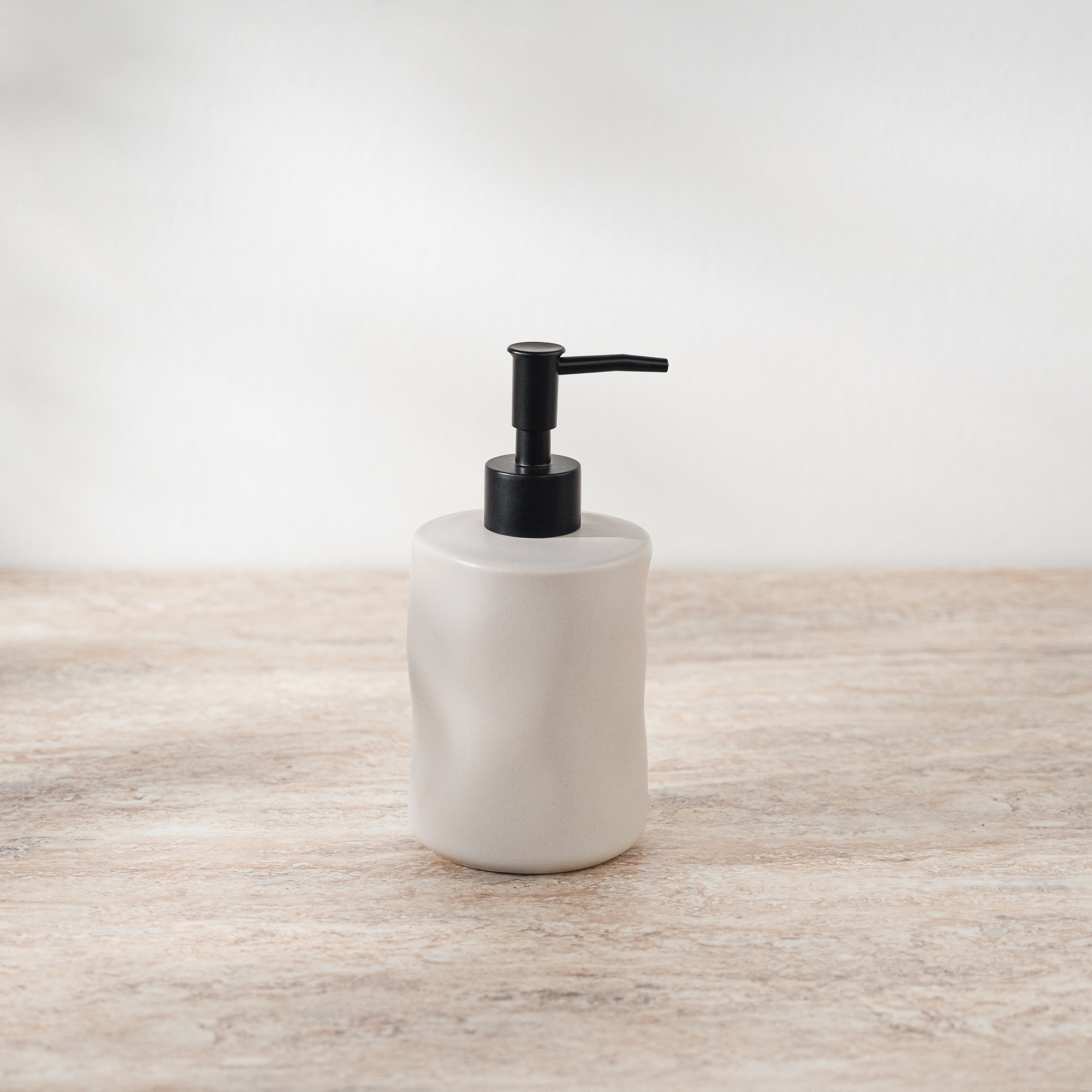 home-seifenspender-steingut-sand-02